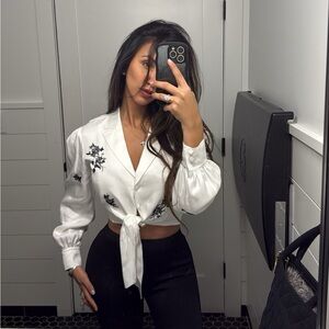 Cinq à Sept White Blouse Black Floral Embroidery WILDFLOWER WHIMSY MARIN TOP😍